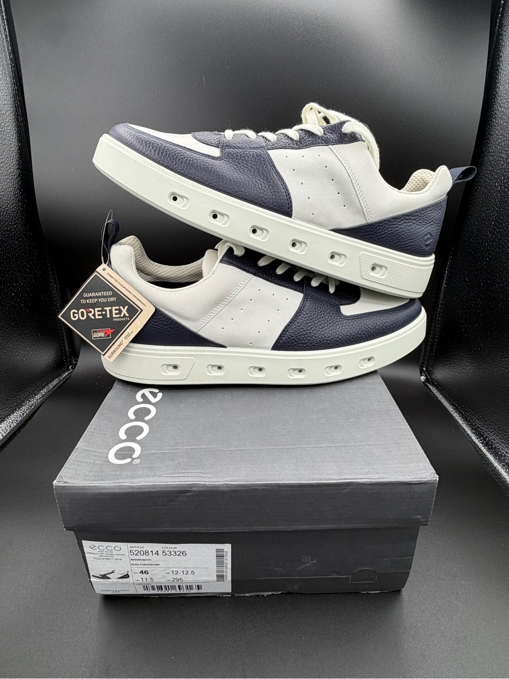 ECCO Men's Casual Gore-Tex Low-Top Golf shoe spikeless in Navy/White 12 M  NWT!